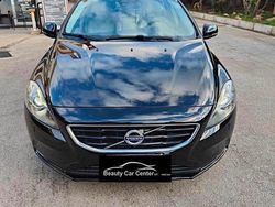 Nero Usata 2016 Volvo V40 Tre volumi | 7700 € (Ottimo prezzo)