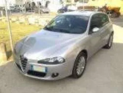 Grigio Usata 2005 Alfa Romeo 147 Distinctive Due volumi | 1350 € (Super prezzo)