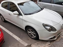 Bianco Usata 2015 Alfa Romeo Giulietta Tre volumi | 7500 € (Cara)
