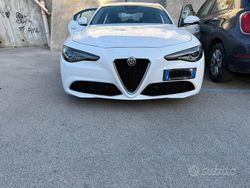 Bianco Usata 2017 Alfa Romeo Giulia Tre volumi | 18.500 € (Buon prezzo)