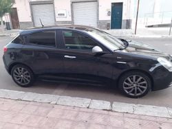 Nero Usata 2013 Alfa Romeo Giulietta Distinctive Tre volumi | 5800 € (Buon prezzo)