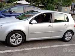 Usata 2005 VW Golf V Tre volumi | 2500 €