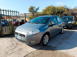 Grigio Usata 2007 Fiat Grande Punto Dynamic Due volumi | 2900 € (Buon prezzo)