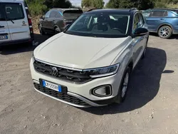 Beige Usata 2023 VW T-Roc Life SUV | 22.900 € (Buon prezzo)