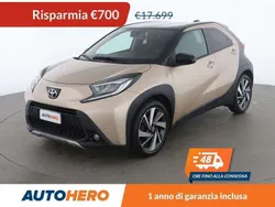 Oro Usata 2022 Toyota Aygo Lounge Due volumi | 16.599 € (Buon prezzo)