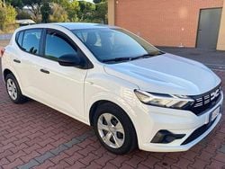 Bianco Usata 2024 Dacia Sandero Essentiel Due volumi | 13.300 € (Ottimo prezzo)