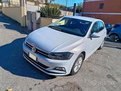Grigio Usata 2020 VW Polo Comfortline Tre volumi | 13.900 € (Buon prezzo)