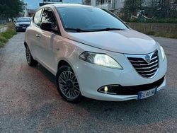 Bianco Usata 2012 Lancia Ypsilon Gold Due volumi | 6999 € (Molto cara)