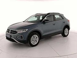 Petroleum blue metallizzato nero Usata 2024 VW T-Roc Life SUV | 28.500 € (Buon prezzo)
