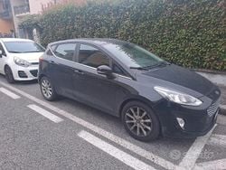 Nero Usata 2018 Ford Fiesta Titanium Due volumi | 8000 € (Buon prezzo)