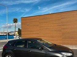 Usata 2016 Ford Focus Tre volumi | 5900 € (Buon prezzo)