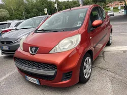 Arancione Usata 2009 Peugeot 107 Due volumi | 2000 € (Ottimo prezzo)