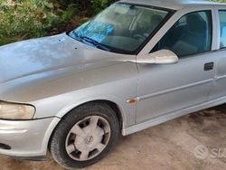 Grigio Usata 2000 Opel Vectra Tre volumi | 200 €