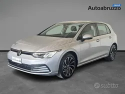 Grigio Usata 2023 VW Golf VIII Life Tre volumi | 24.900 € (Buon prezzo)