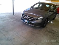 Grigio Usata 2020 Mercedes B180 Business Monovolume | 19.490 € (Buon prezzo)