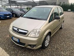 Bronzo Usata 2010 Opel Meriva Enjoy Monovolume | 3900 € (Buon prezzo)