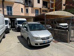 Usata 2006 Fiat Idea Monovolume | 3000 € (Buon prezzo)