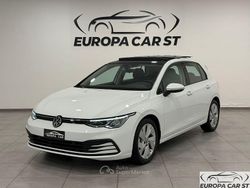 Bianco Usata 2023 VW Golf Life Tre volumi | 23.900 € (Buon prezzo)