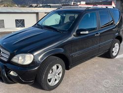 Nero Usata 2004 Mercedes ML400 SUV | 6900 € (Molto cara)