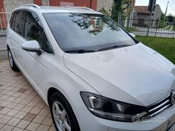 Usata 2015 VW Touran Highline Monovolume | 16.000 €