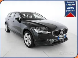 Nero Usata 2023 Volvo V60 CC Core Station wagon | 38.900 € (Buon prezzo)