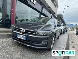 Grigio Usata 2018 VW Polo Comfortline Tre volumi | 12.500 € (Buon prezzo)