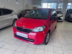 Rosso Usata 2015 VW up! move up! Due volumi | 5990 € (Buon prezzo)