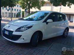 Bianco Usata 2011 Renault Scénic III Monovolume | 5000 € (Buon prezzo)