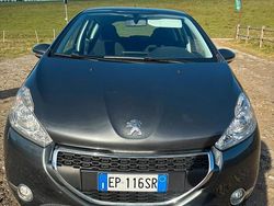 Grigio Usata 2012 Peugeot 208 Due volumi | 5500 € (Buon prezzo)