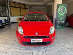 Rosso Usata 2016 Fiat Punto Lounge Tre volumi | 4400 € (Buon prezzo)