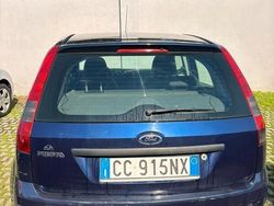Blu Usata 2002 Ford Fiesta Ghia Due volumi | 2500 € (Buon prezzo)