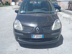 Nero Usata 2006 Renault Modus Monovolume | 2000 € (Buon prezzo)