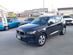 Nero Usata 2020 Volvo XC40 Momentum SUV | 18.500 € (Cara)