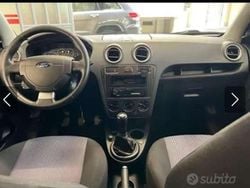 Usata 2011 Ford Fusion Monovolume | 4400 € (Cara)