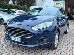 Blu/azzurro Usata 2015 Ford Fiesta Tre volumi | 4999 € (Buon prezzo)