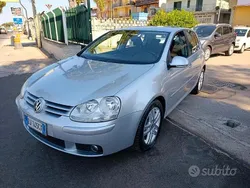 Argento Usata 2007 VW Golf V Comfortline Tre volumi | 2990 € (Ottimo prezzo)