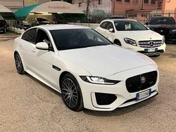 Usata 2020 Jaguar XE R-Dynamic Tre volumi | 25.999 € (Molto cara)