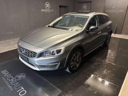 Grigio Usata 2017 Volvo V60 CC Business Edition Station wagon | 12.900 € (Cara)