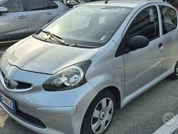 Grigio Usata 2008 Toyota Aygo Due volumi | 3900 € (Buon prezzo)