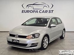 Argento Usata 2014 VW Golf VII Highline Tre volumi | 7900 € (Buon prezzo)