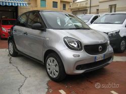 Argento metallizzato Usata 2016 Smart ForFour Due volumi | 9900 € (Buon prezzo)