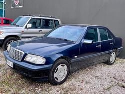 Nero Usata 1998 Mercedes C200 Tre volumi | 3499 € (Buon prezzo)