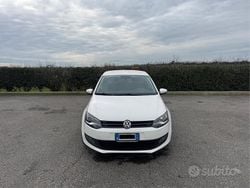 Bianco Usata 2010 VW Polo Comfortline Tre volumi | 5000 € (Buon prezzo)