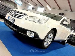 Bianco perlato met Usata 2013 Subaru Outback SUV | 11.490 € (Molto cara)