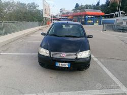 Nero Usata 2010 Fiat Punto Classica Due volumi | 4000 € (Cara)