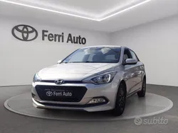 Grigio Usata 2017 Hyundai i20 Blackline Tre volumi | 11.300 € (Cara)