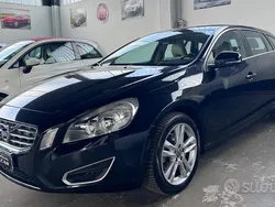 Nero Usata 2013 Volvo V60 Summum Station wagon | 8900 € (Cara)
