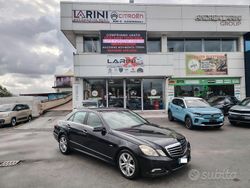 Nero Usata 2009 Mercedes E250 Avantgarde Tre volumi | 8500 € (Buon prezzo)