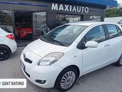 Bianco Usata 2011 Toyota Yaris Tre volumi | 4999 € (Buon prezzo)