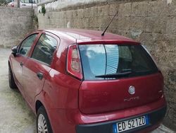 Rosso Usata 2010 Fiat Grande Punto Due volumi | 3500 € (Buon prezzo)